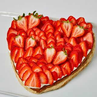 Heart - Crocante de Fresas - Our Best-Selling Pavlova (GF)