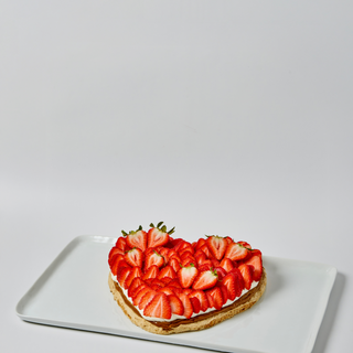 Heart - Crocante de Fresas - Our Best-Selling Pavlova (GF)