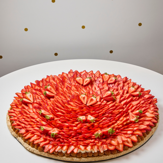 Wedding Pavlova – Crocante de Fresas – Our Best-Selling Pavlova