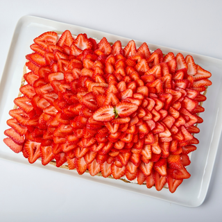 Crocante de Fresas - Our Version & Best-Selling Pavlova