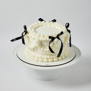 Vintage Coquette Round Cake